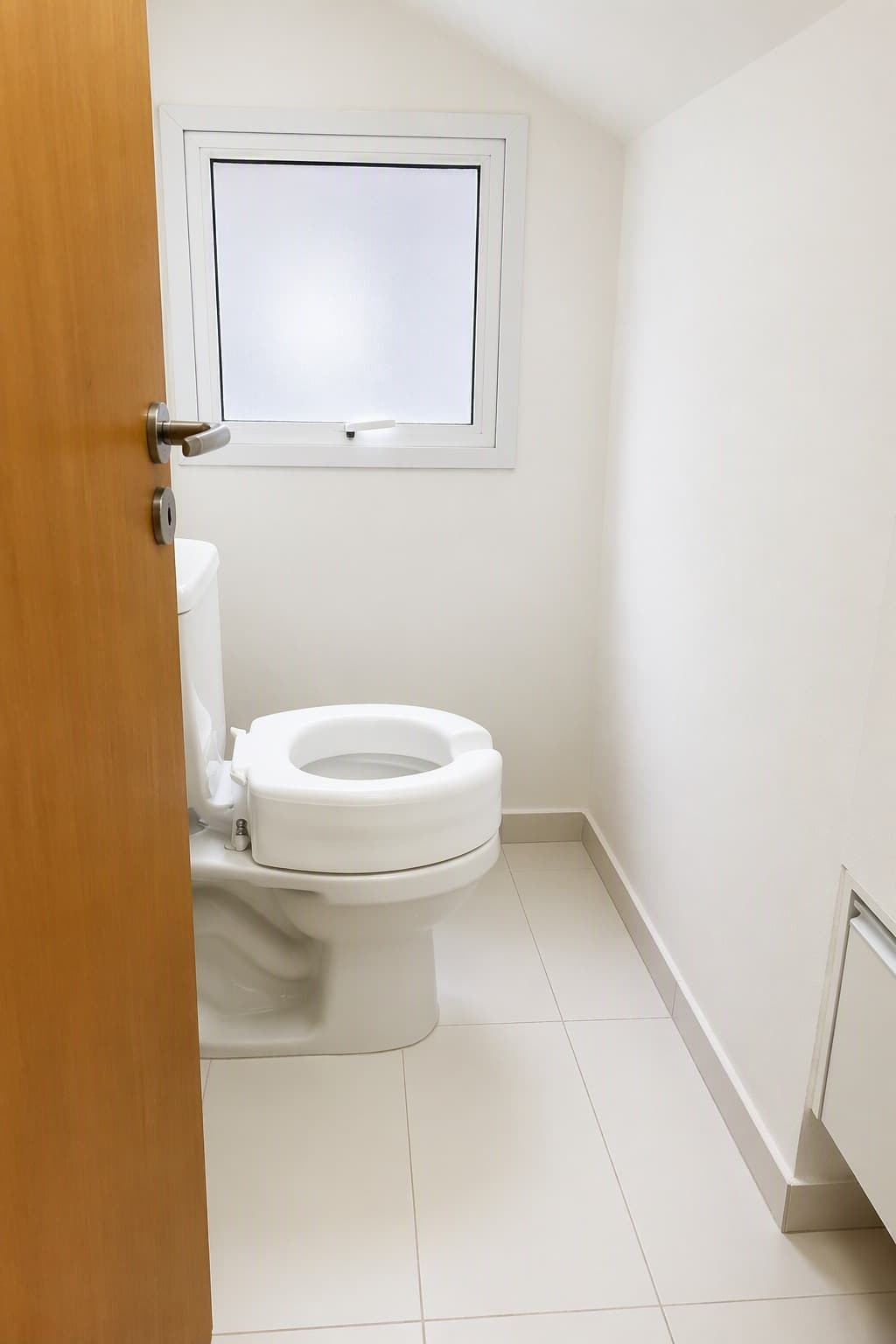 Lavabo com cuba de apoio